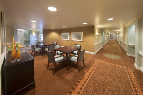 east-ridge-sitting-area